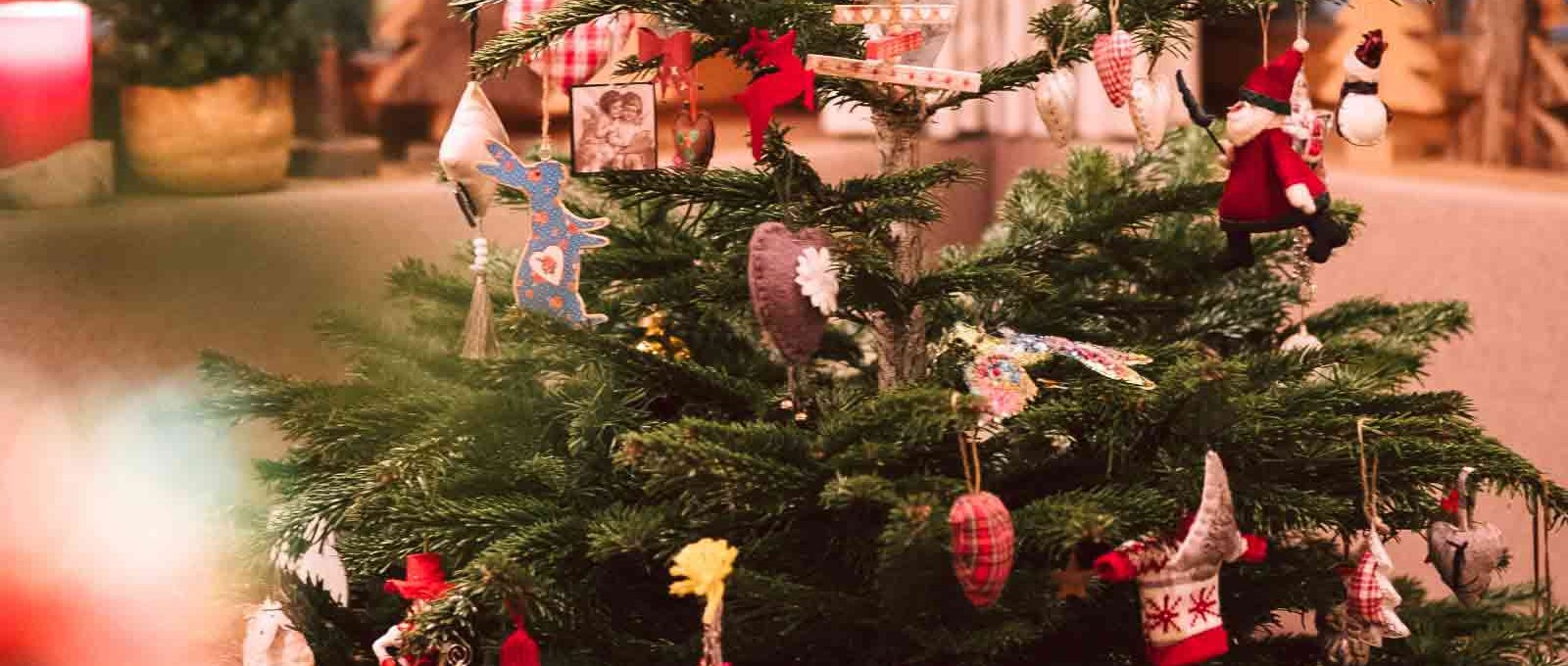 Geschmückter Weihnachtsbaum