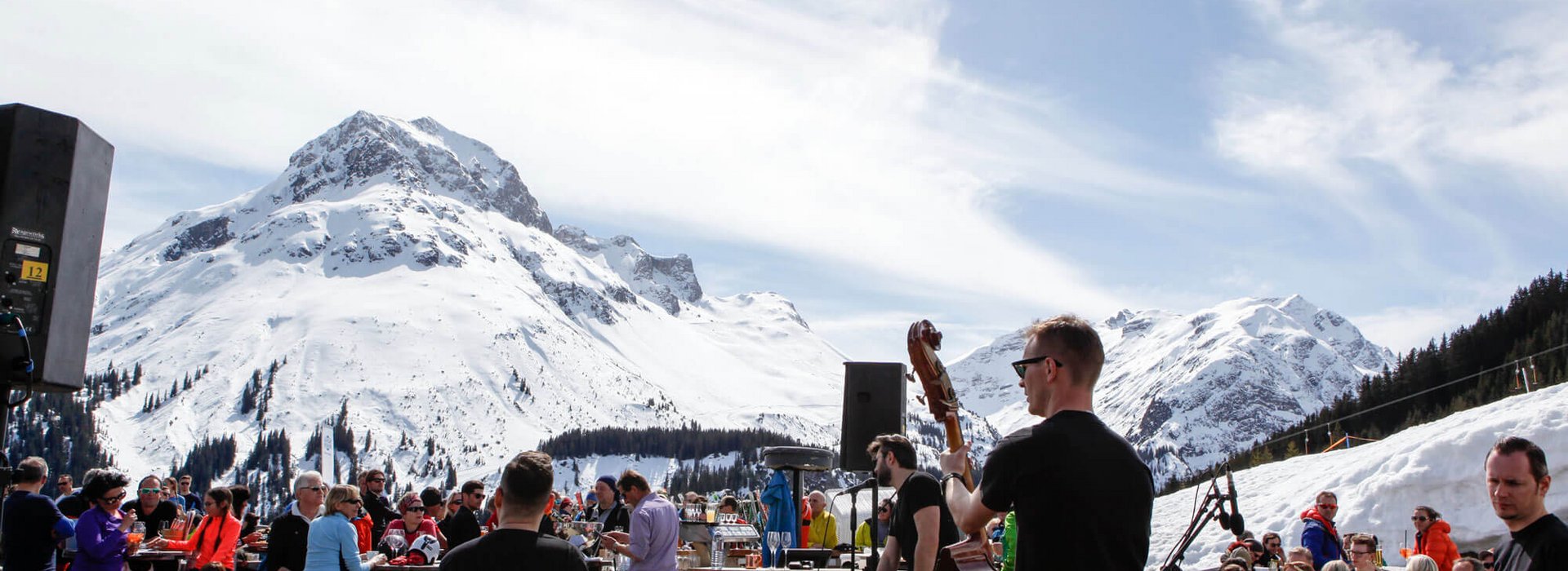 Live-Musik vor Gipfelpanorama