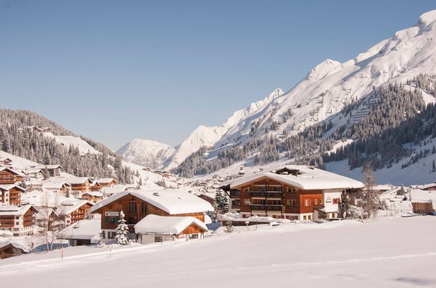 Haus Braunarla außen Winter