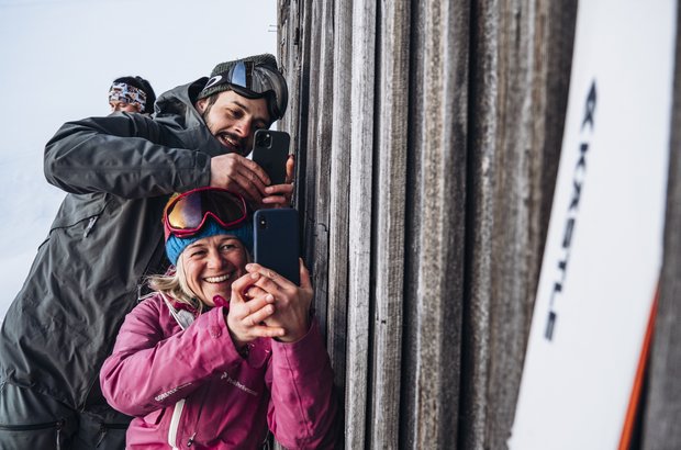Skifahrer machen Selfies