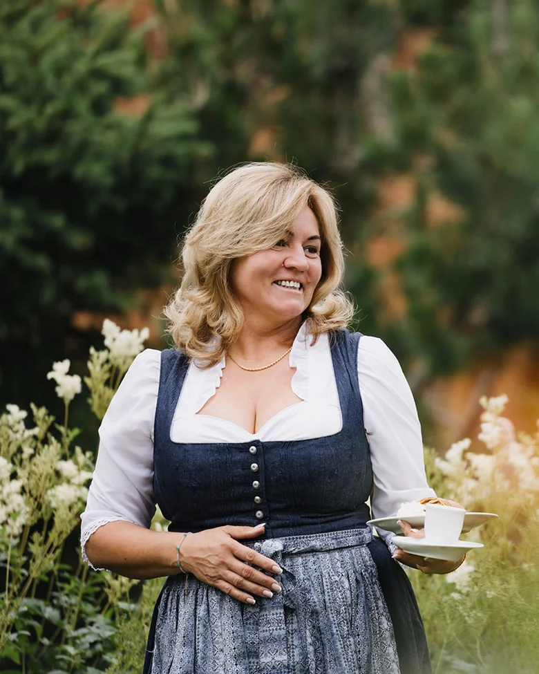 Andrea, im Garten von Hotel Aurora Lech