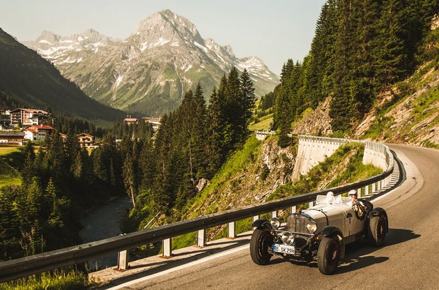 Oldtimer auf Bergstrasse