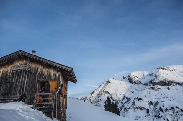 Berghütte in Winterlandschaft