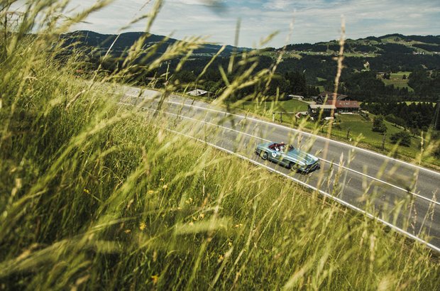 Oldtimer auf Bergstrasse