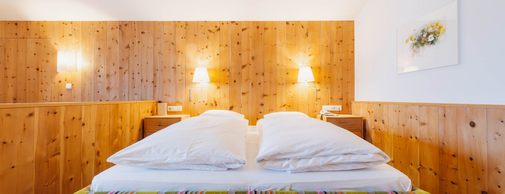 Hotelzimmer mit Doppelbett