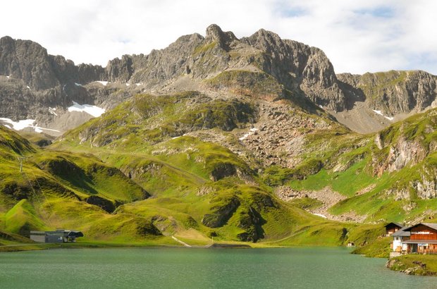 Zürersee mit Bergpanorama