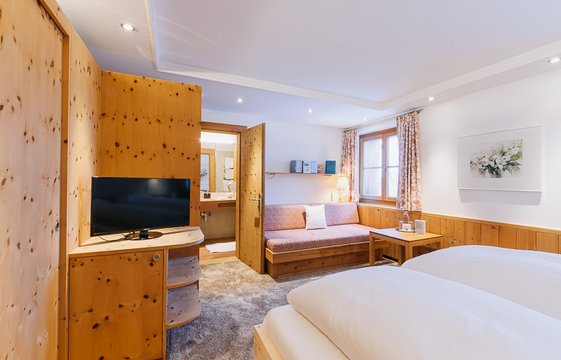 Hotelzimmer mit Doppelbett