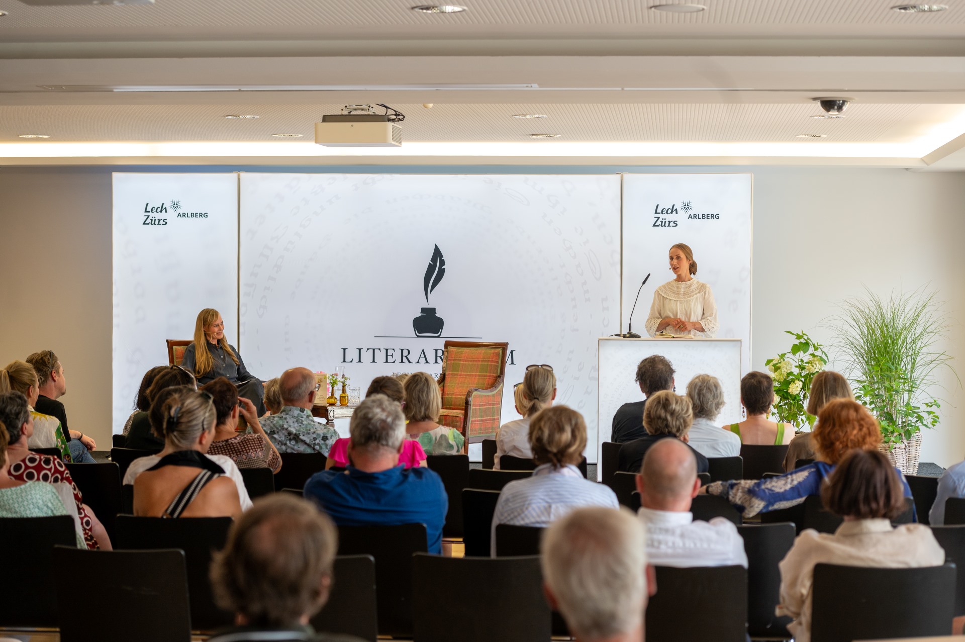 Publikum und Vortragende beim Literaricum Lech 2023